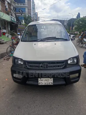 Toyota Noah 2003 White