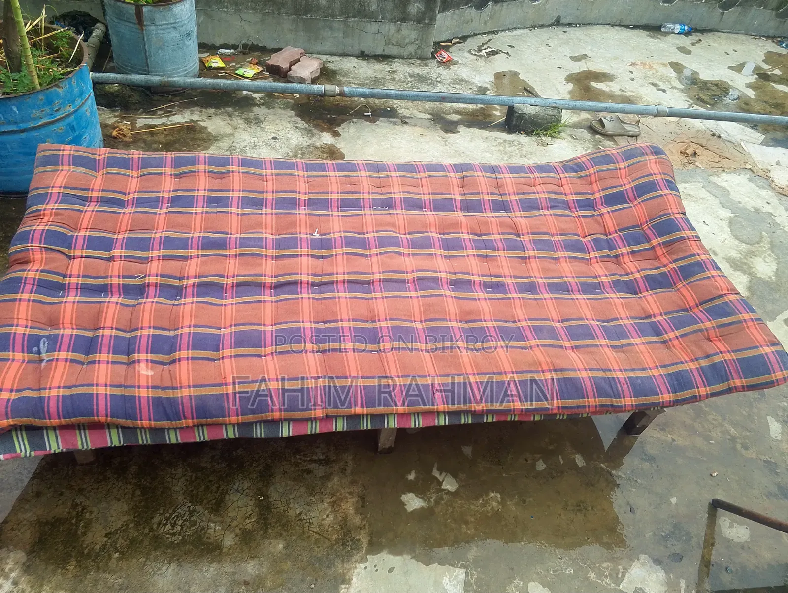 ২ টা তোশক বিক্রি করা হবে নতুনের মতো