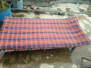 ২ টা তোশক বিক্রি করা হবে নতুনের মতো