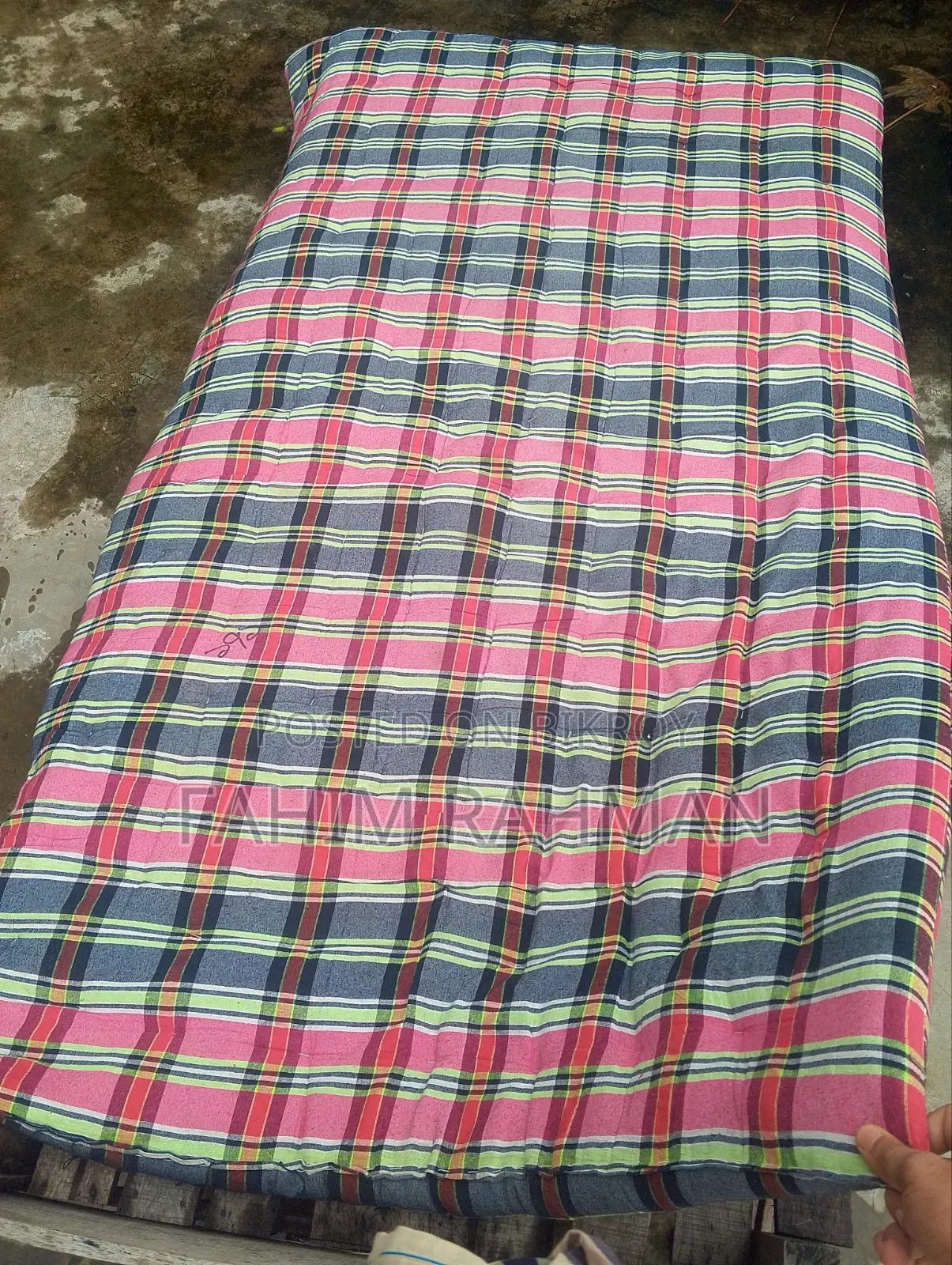 ২ টা তোশক বিক্রি করা হবে নতুনের মতো