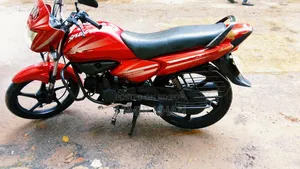 হিরো স্প্লেন্ডার প্লাস ২০১৬ লাল