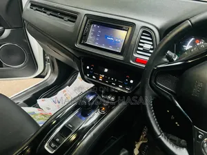 Honda Vezel 2014 Pearl
