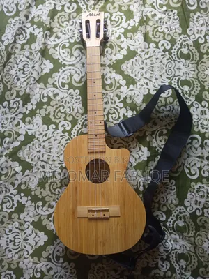 একেলট সলিড ব্যাম্বু ইউকুলেল