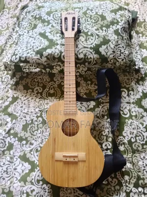 একেলট সলিড ব্যাম্বু ইউকুলেল