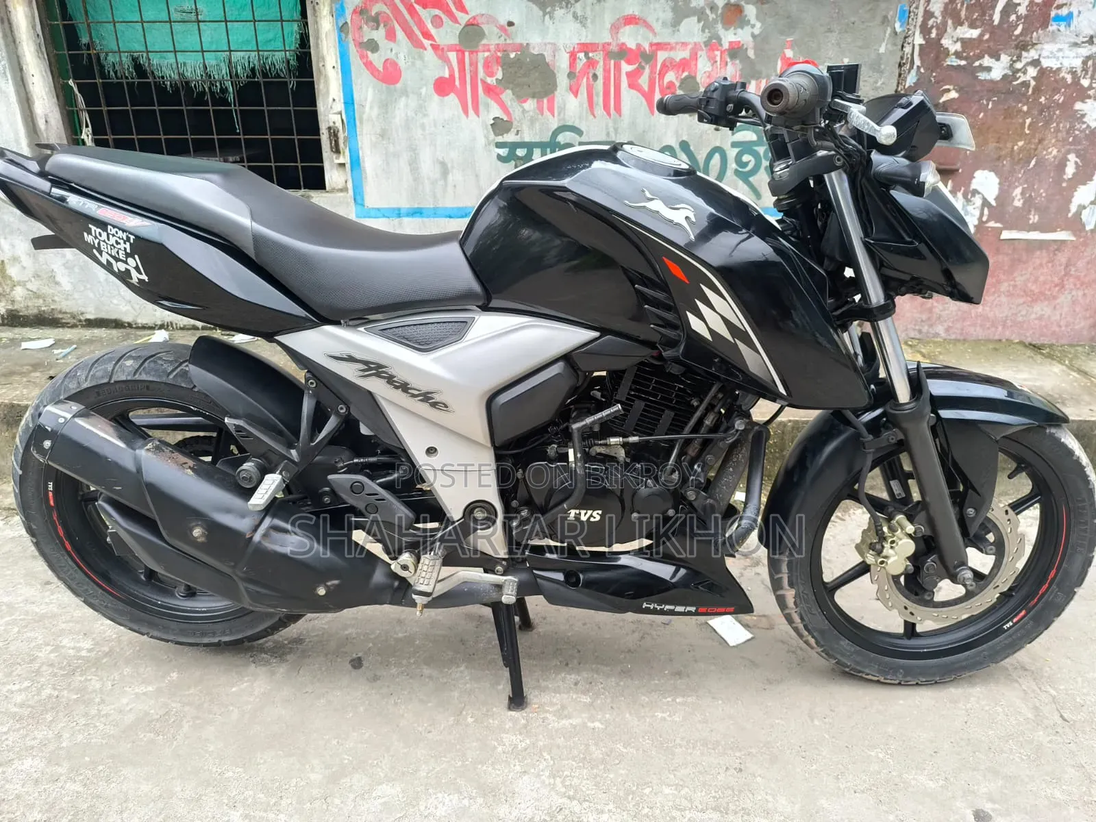 TVS Apache RTR 160 4V 2022 Black