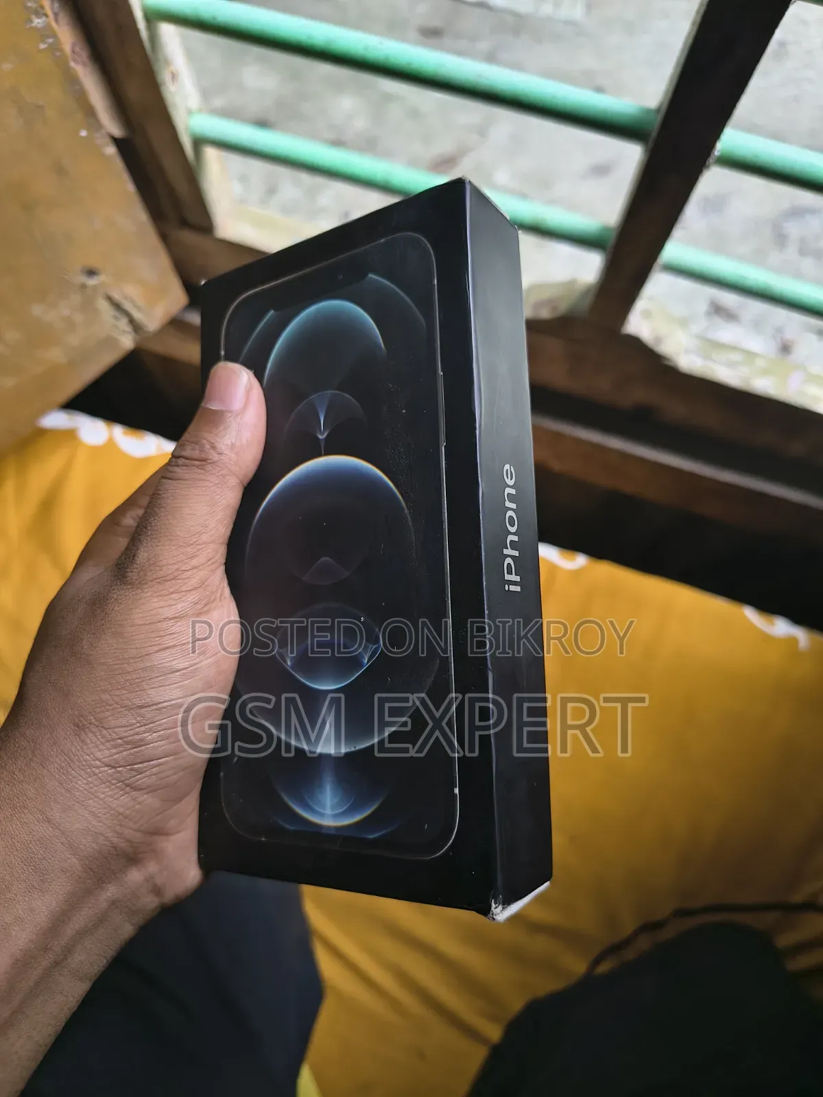 অ্যাপল আইফোন ১২ প্রো ১২৮ জিবি হোয়াইট