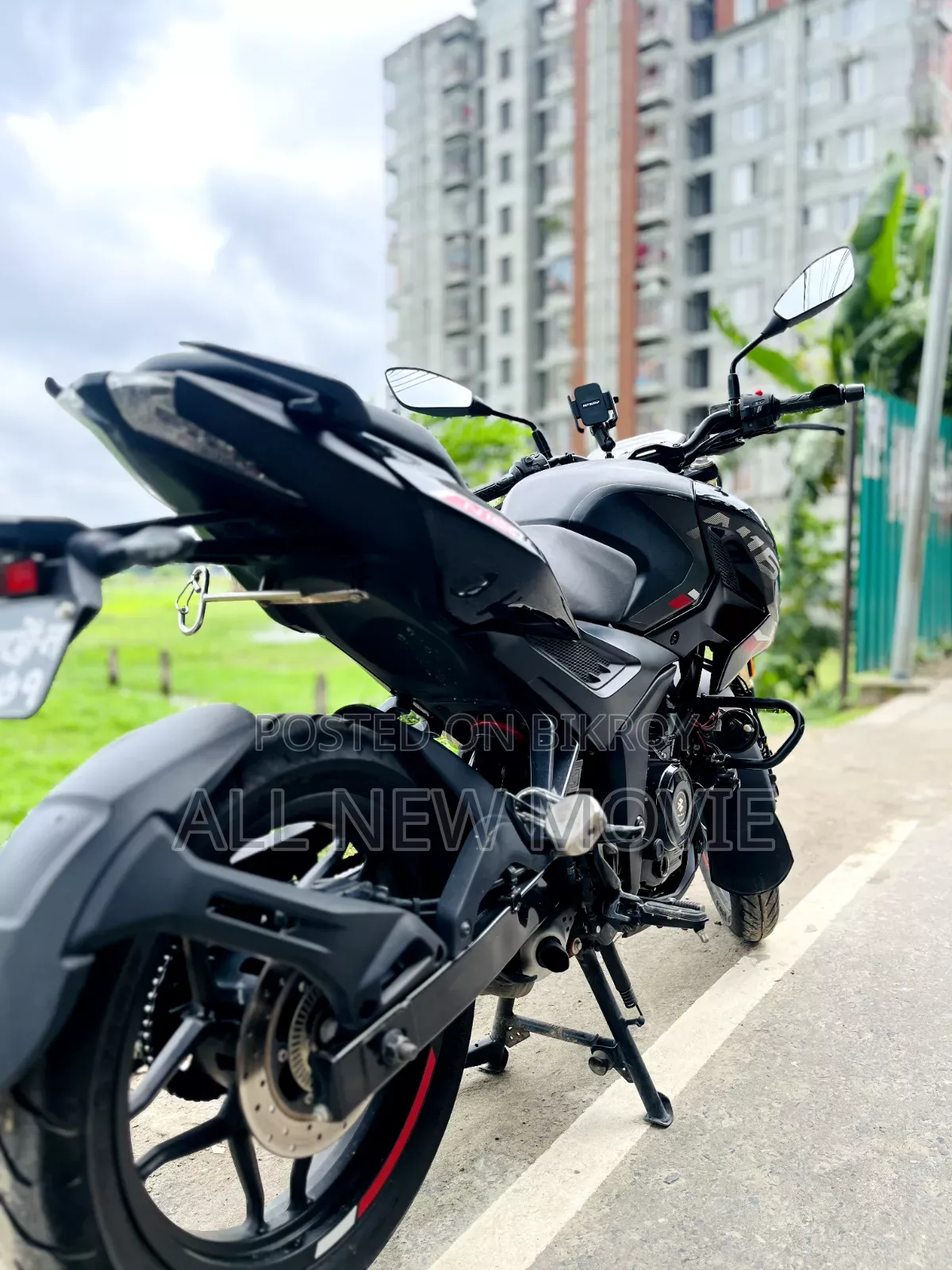 নিউ বাজাজ পালসার এন১৬০ ২০২৬ ব্ল্যাক