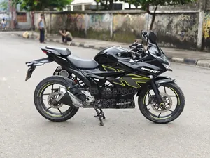 সুজুকি জিক্সার এসএফ ২০২২ কালো
