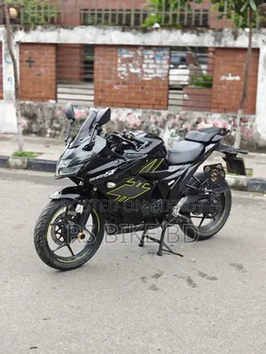 সুজুকি জিক্সার এসএফ ২০২২ কালো