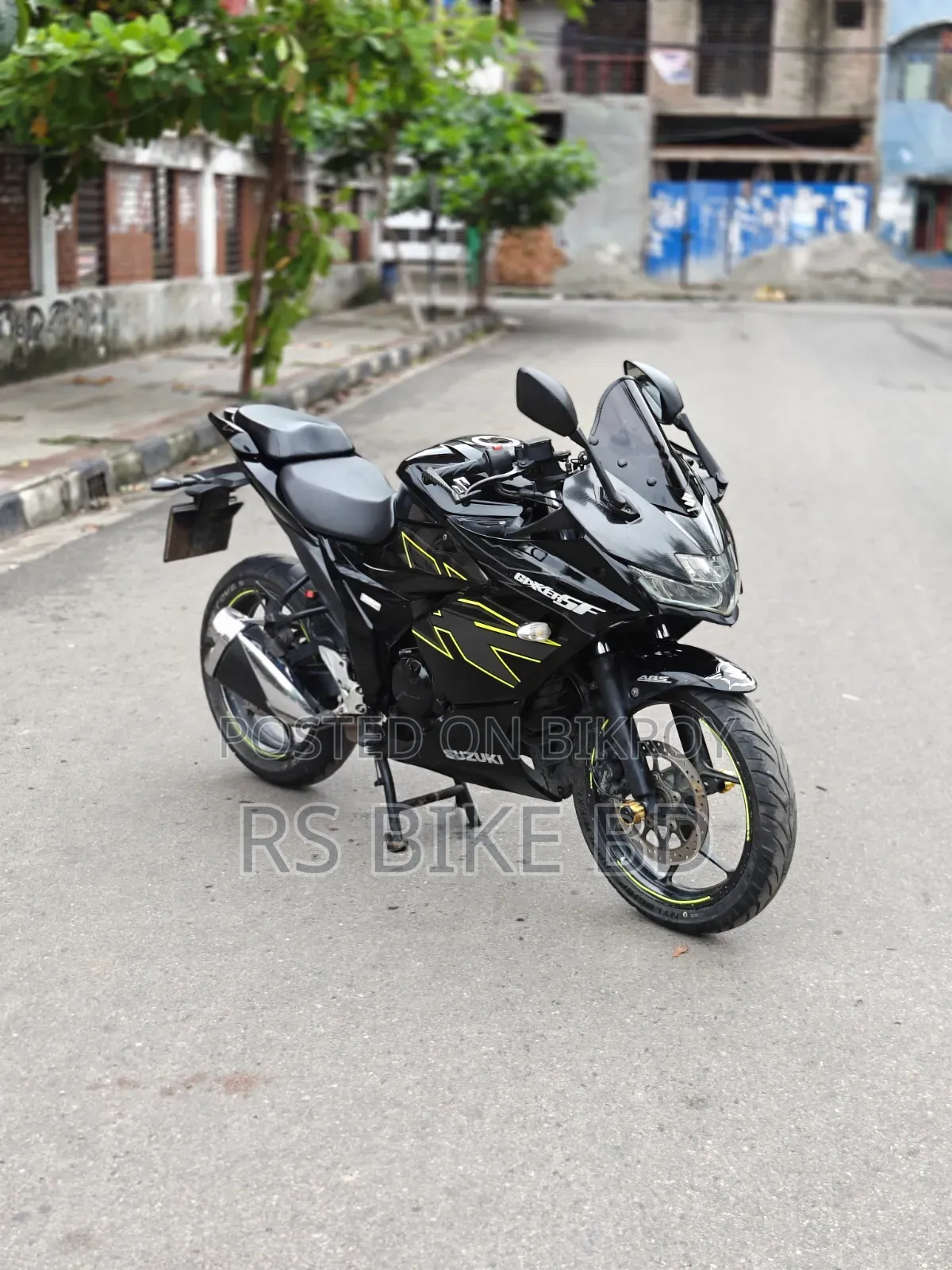 সুজুকি জিক্সার এসএফ ২০২২ কালো