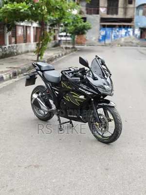 সুজুকি জিক্সার এসএফ ২০২২ কালো