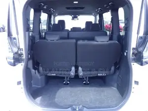 Toyota Voxy 2022 Pearl