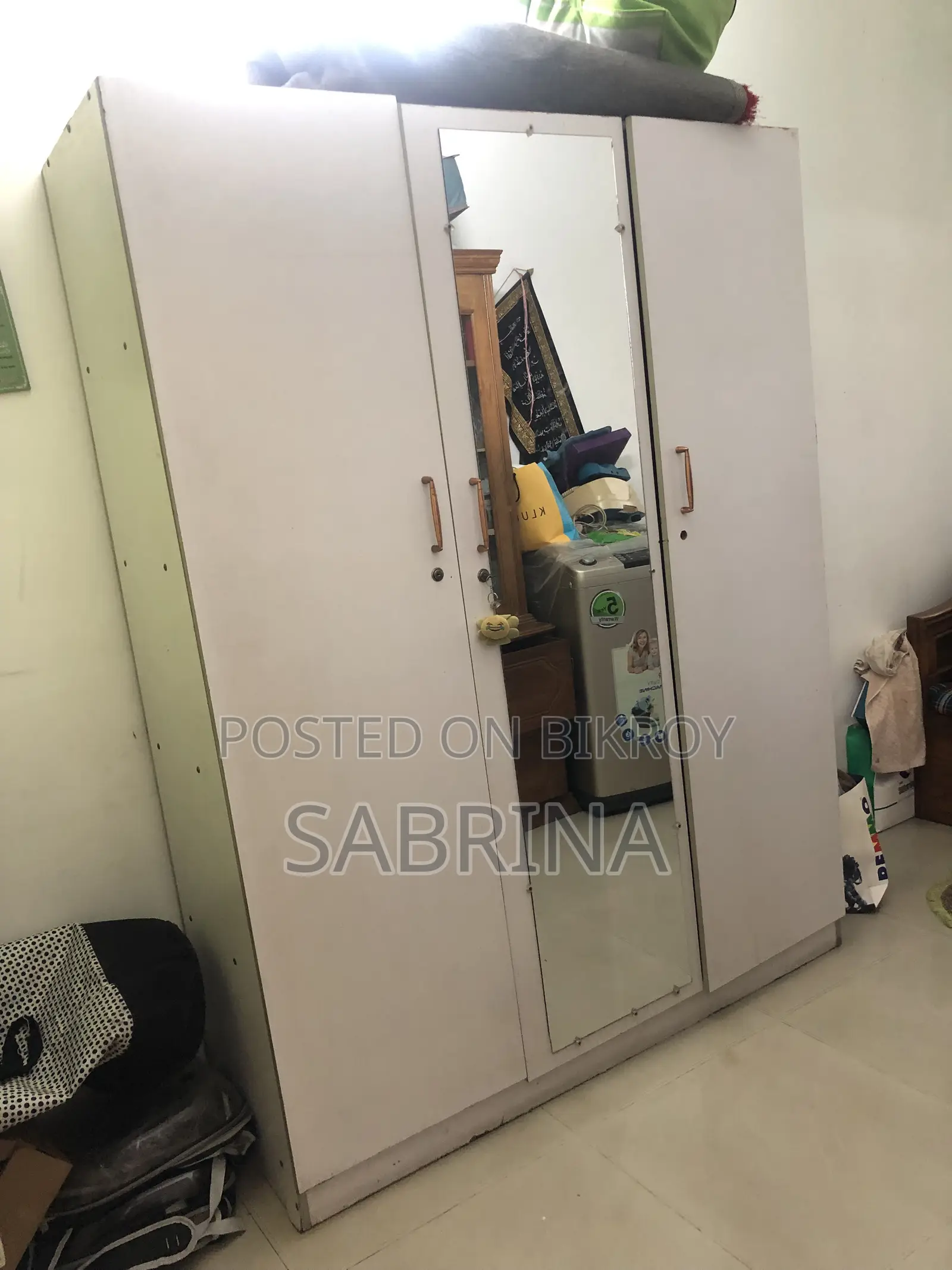 ৩ দরজার আলমারি