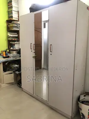 ৩ দরজার আলমারি