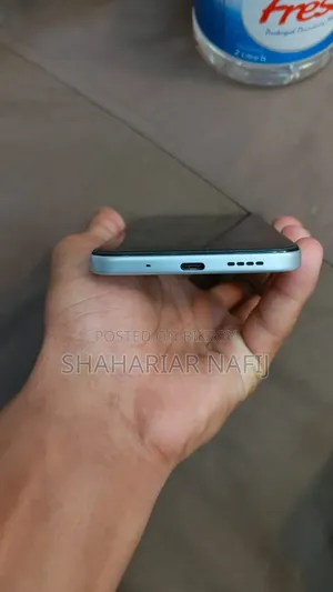 ইনফিনিক্স হট ৭০ ১২৮ জিবি সিলভার