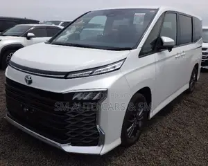 Toyota Voxy 2022 Pearl