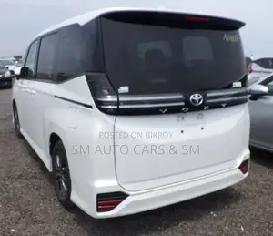 Toyota Voxy 2022 Pearl