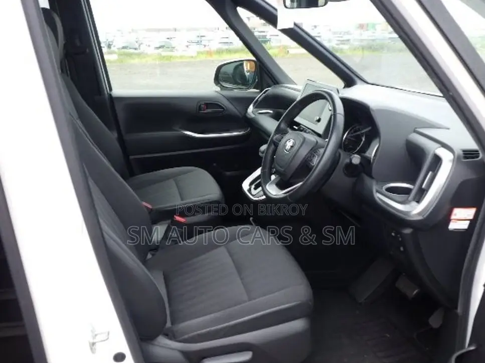 Toyota Voxy 2022 Pearl
