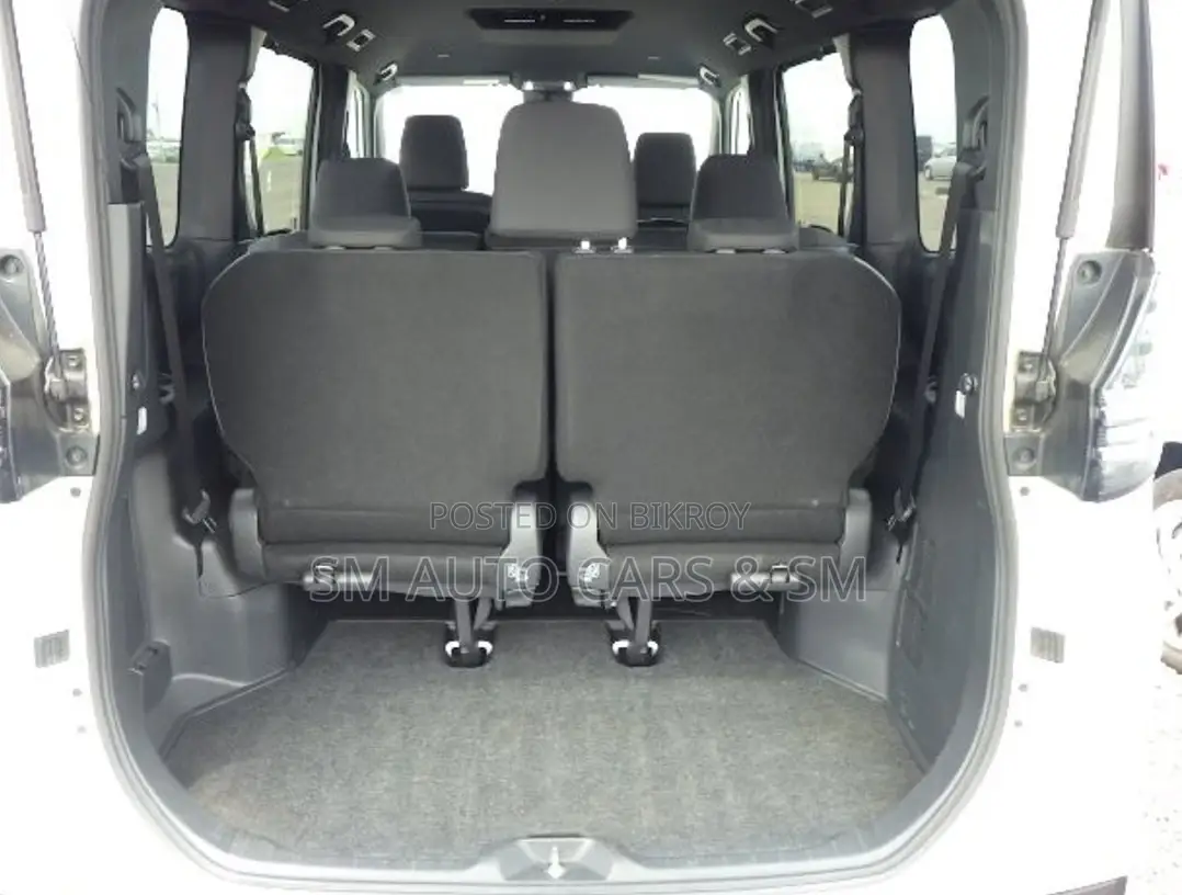 Toyota Voxy 2022 Pearl