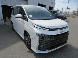 Toyota Voxy 2022 Pearl