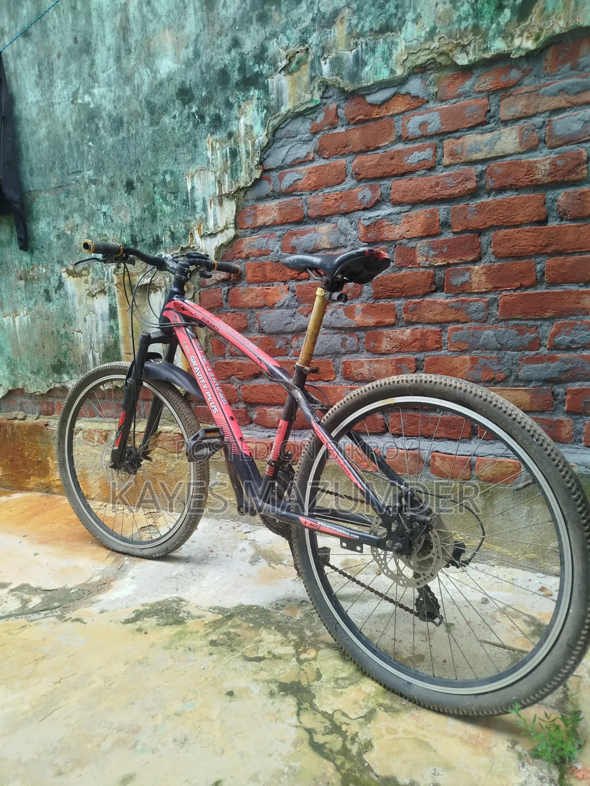 জরুরী বিক্রি, উভয়ই রানিং কন্ডিশনে এবং চালানোর জন্য সম্পূর্ণ প্রস্তুত।