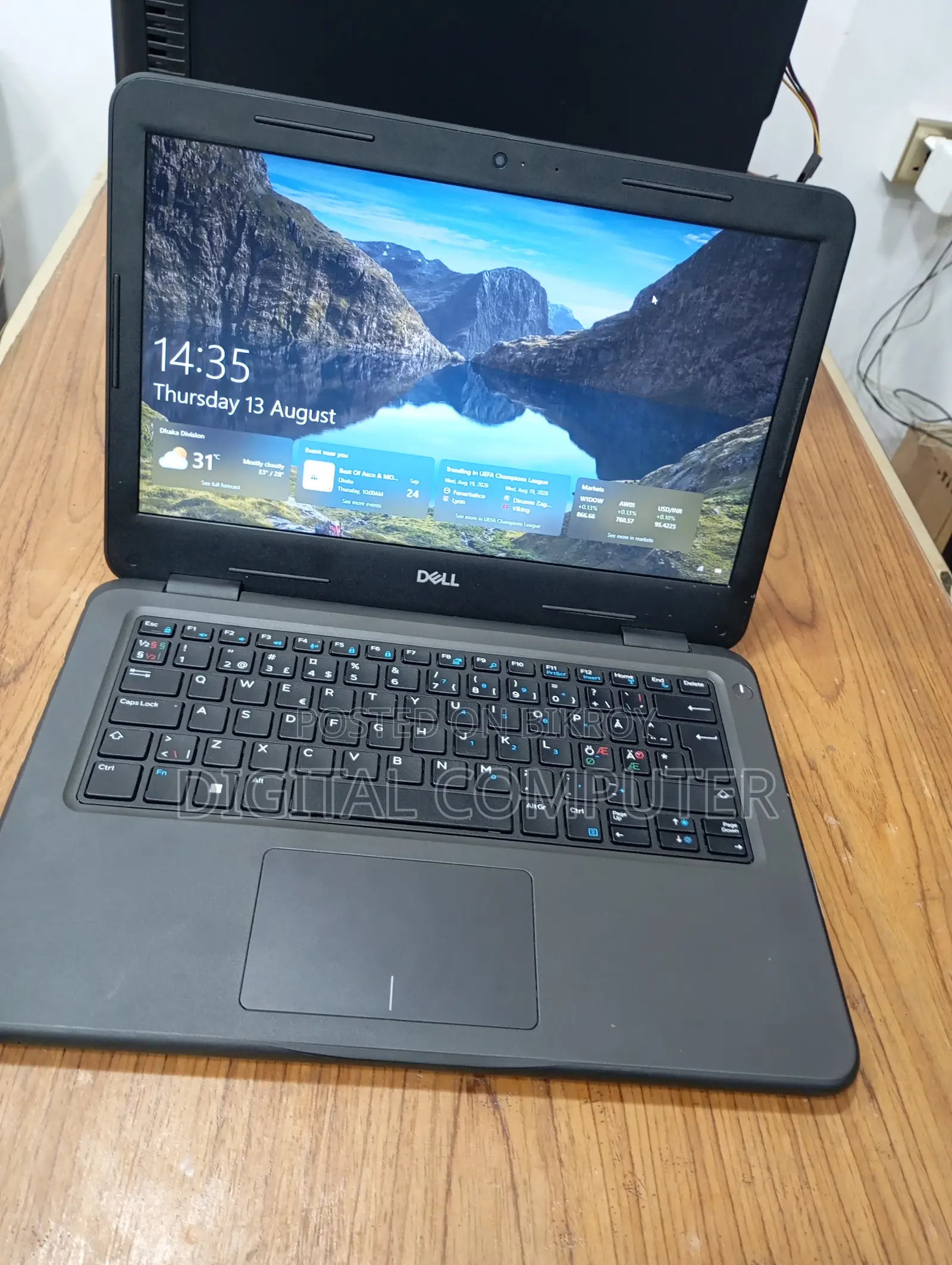 Laptop Dell Latitude 3310 8GB RAM Intel Core i3 Processor 256GB SSD