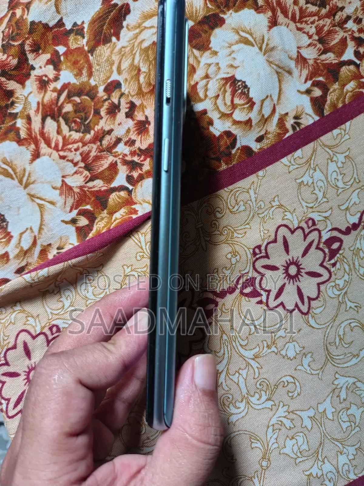নতুন ওয়ানপ্লাস ৯আর ১২৮ জিবি ব্লু