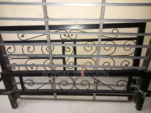 Metal Bed Queen Size