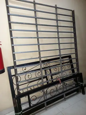 Metal Bed Queen Size