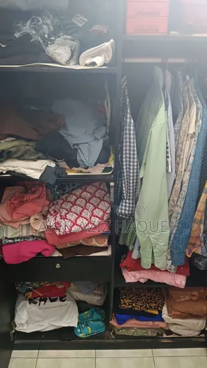 মালয়েশিয়ান ওক কাঠের আলমারি