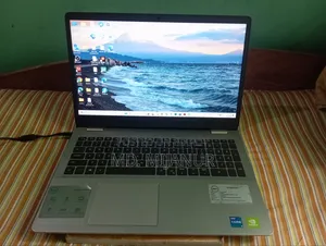 Laptop Dell Inspiron 15 8GB Intel Core i5 HDD+SSD 1T
