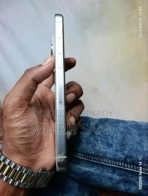 অ্যাপল আইফোন ১৫ প্রো ম্যাক্স ২৫৬ জিবি হোয়াইট