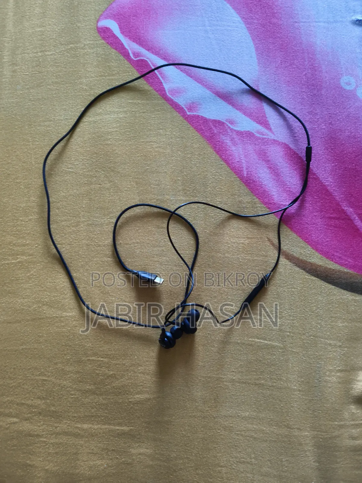 একেজি টাইপ-সি ইয়ারফোনস