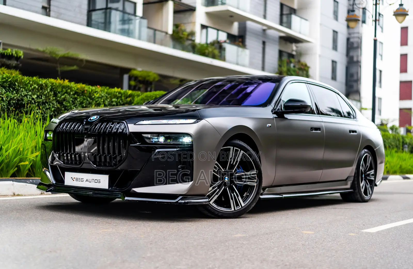 New BMW i7 2025