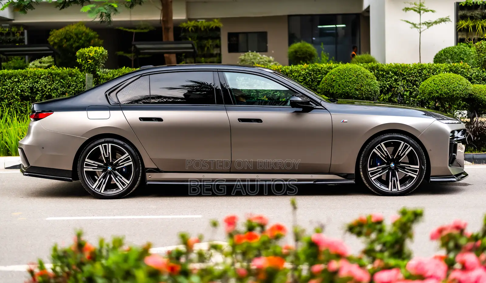 New BMW i7 2025
