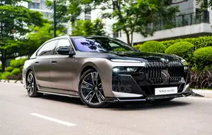 New BMW i7 2025
