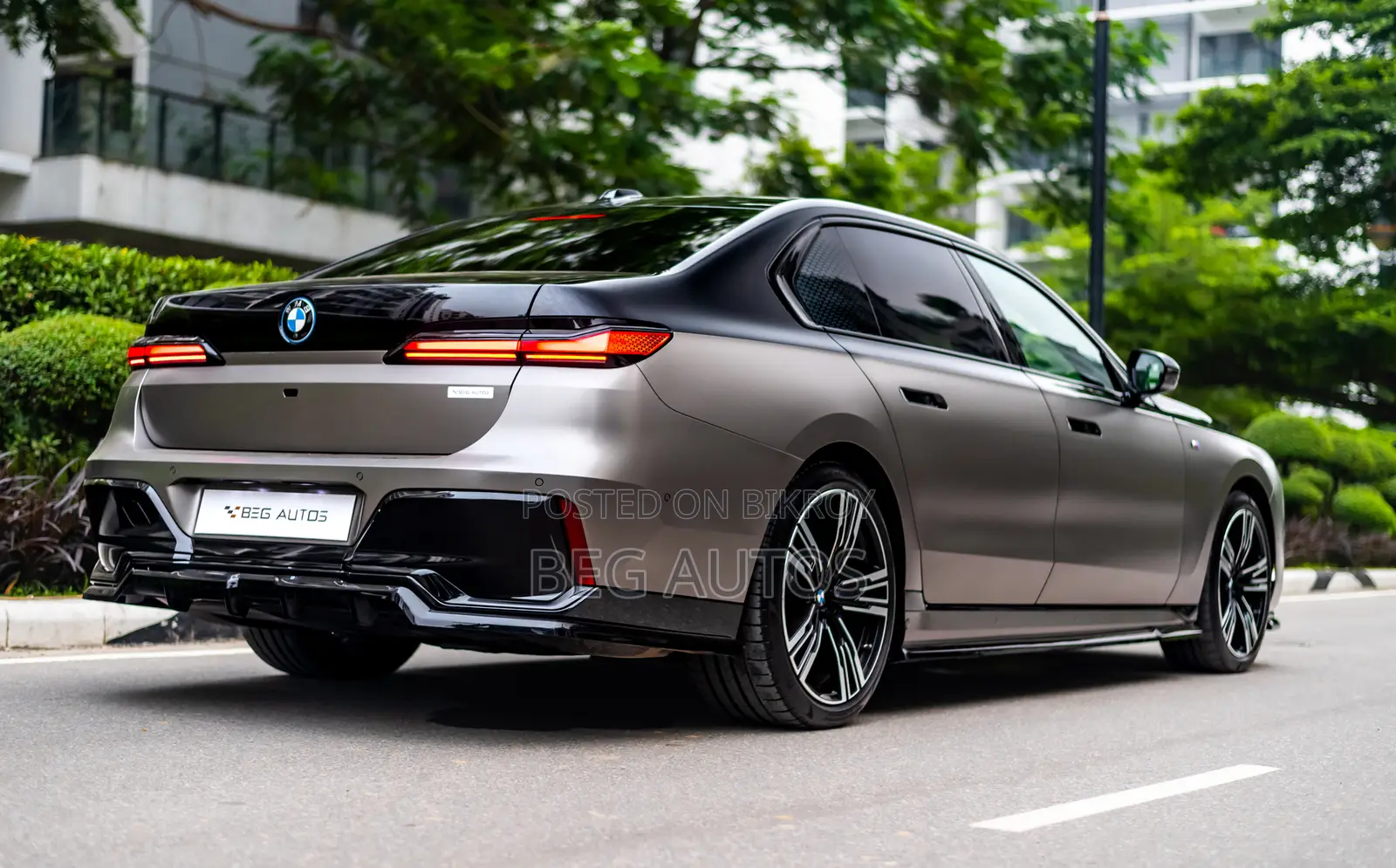 New BMW i7 2025