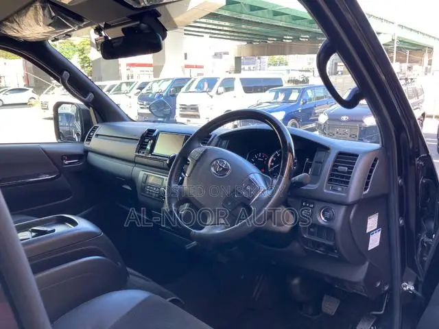 Toyota HiAce 2021 Black