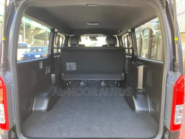 Toyota HiAce 2021 Black
