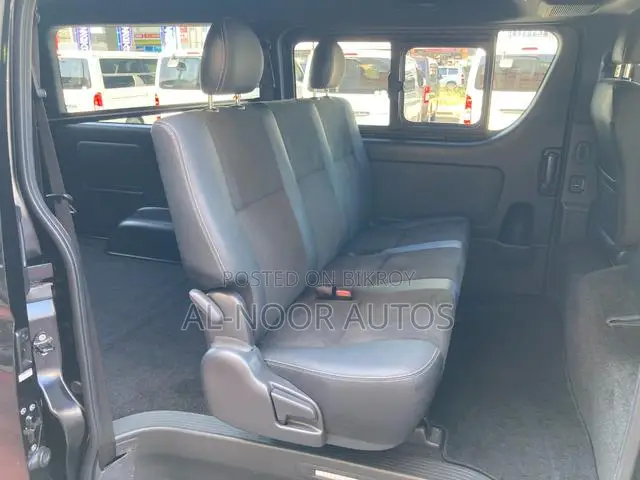 Toyota HiAce 2021 Black