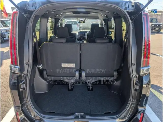 Toyota Noah 1.8 Front-Wheel Drive Hybrid (7-seater) 2021 Black