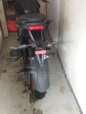 Runner Bolt 165R 2025 Black
