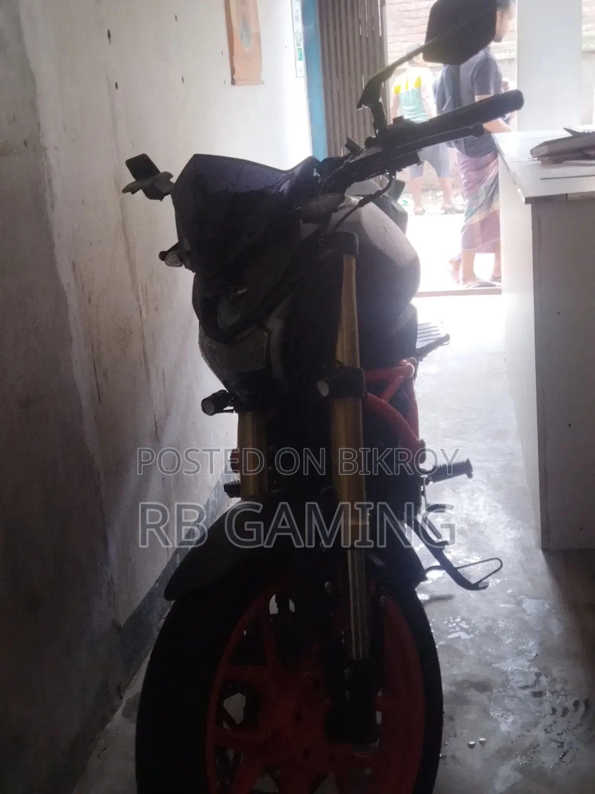 Runner Bolt 165R 2025 Black