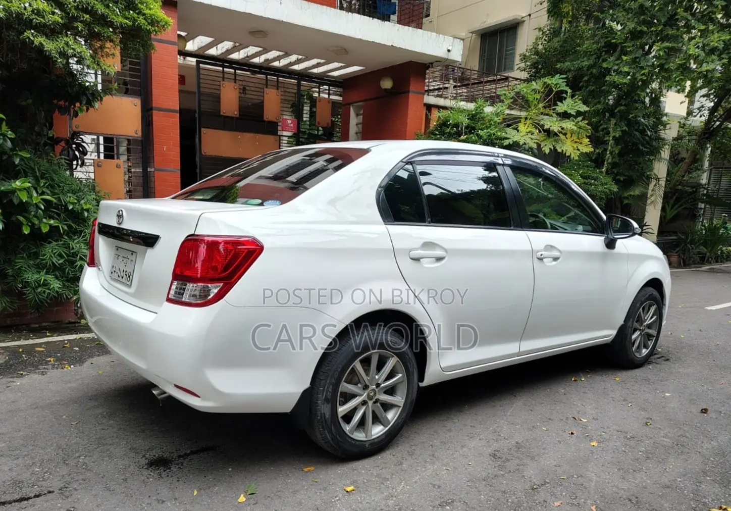 Toyota Axio 1.5 G Two-Wheel Drive 2013 White