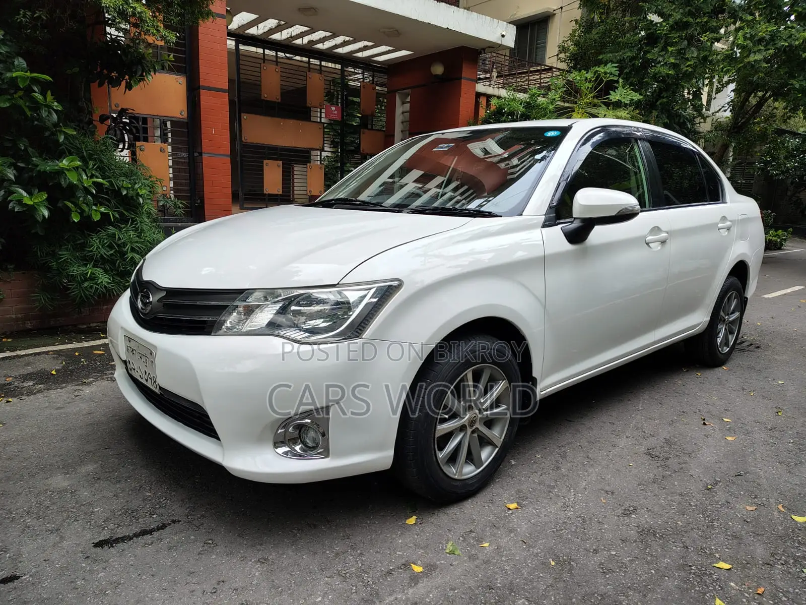 Toyota Axio 1.5 G Two-Wheel Drive 2013 White