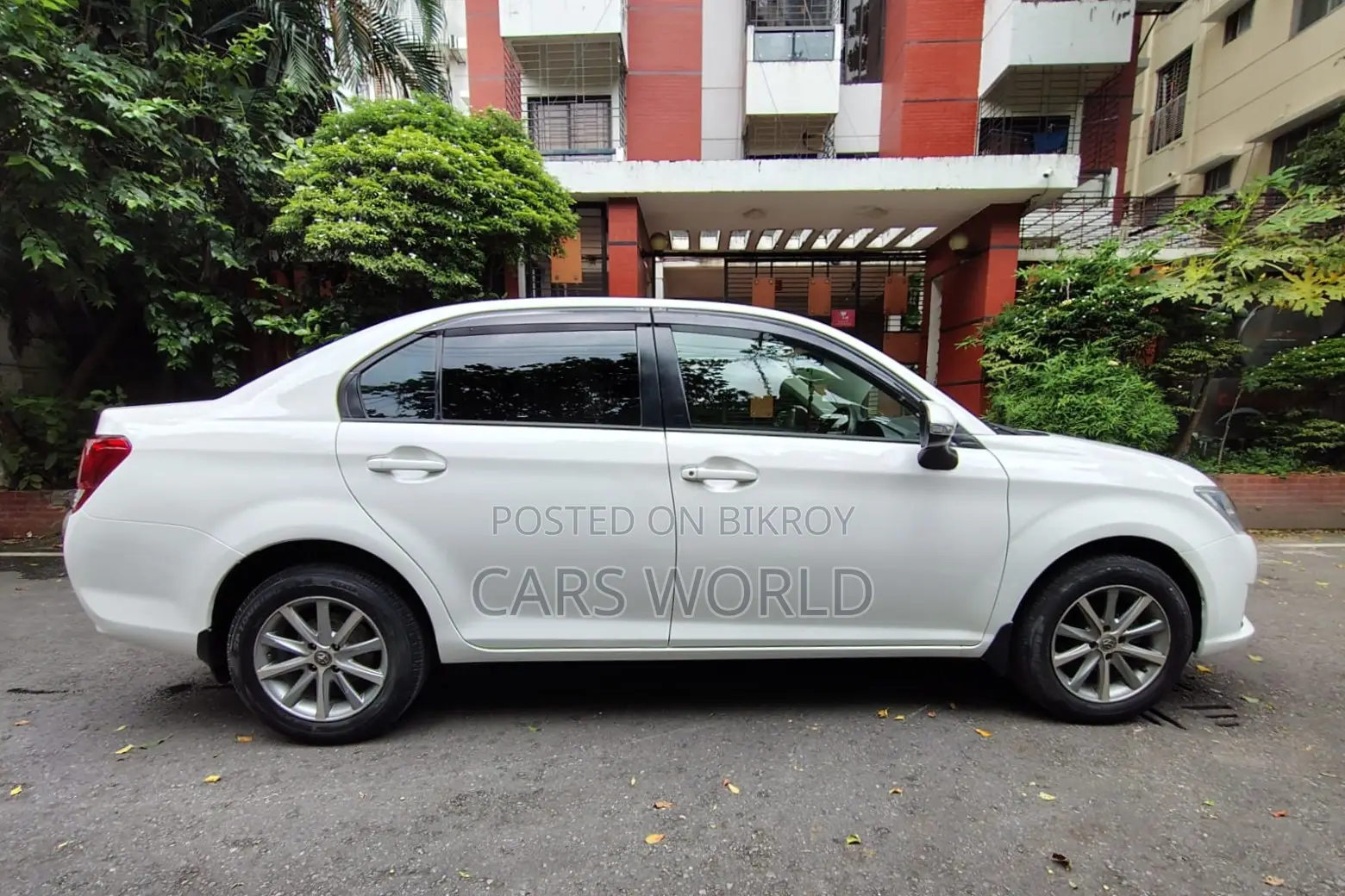 Toyota Axio 1.5 G Two-Wheel Drive 2013 White