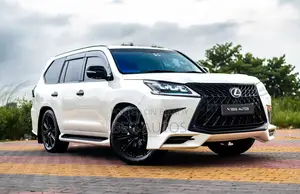 Lexus LX 570 AWD 2013 White