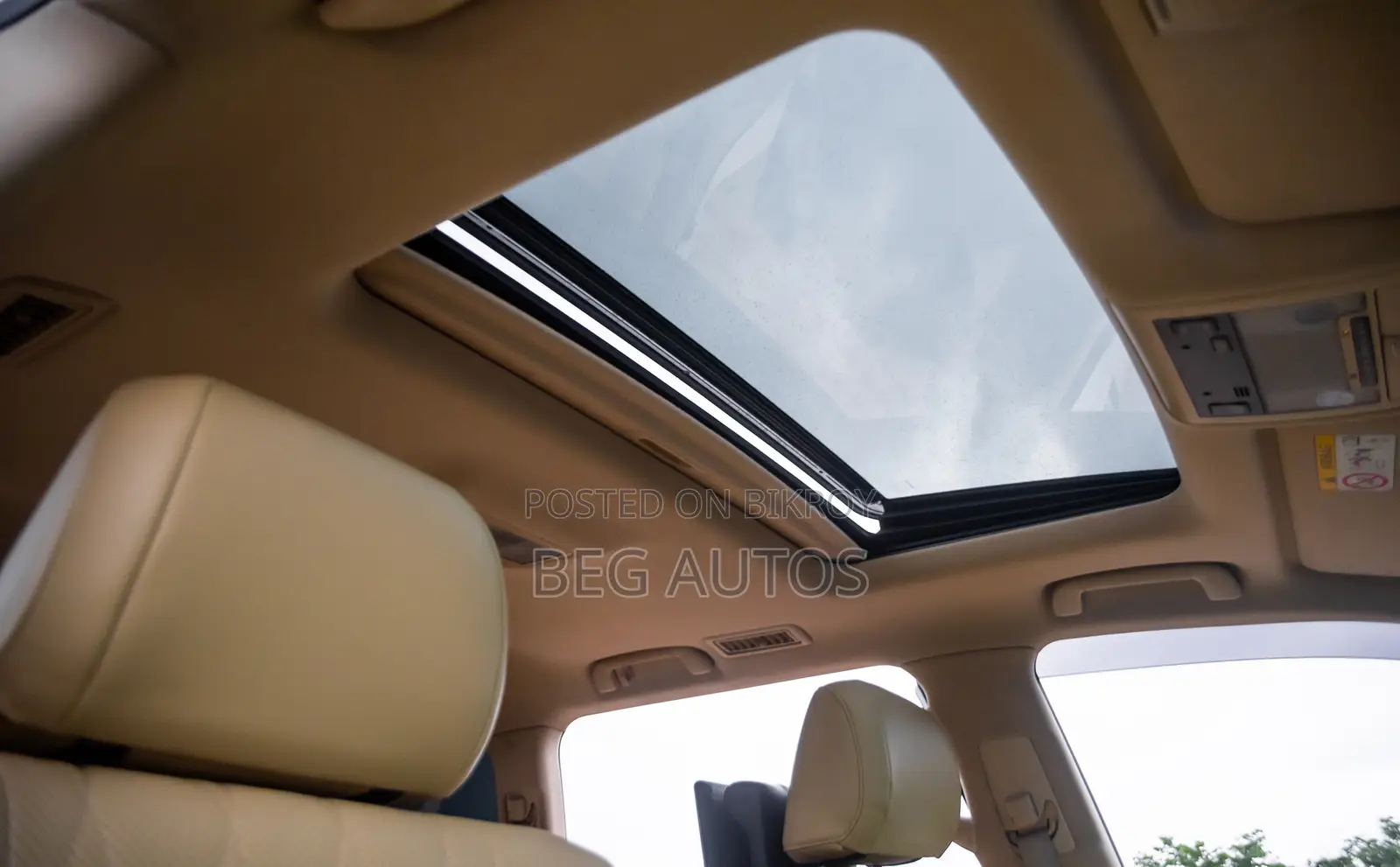 Lexus LX 570 AWD 2013 White
