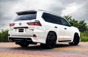 Lexus LX 570 AWD 2013 White