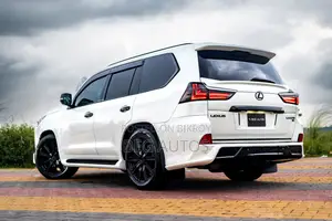 Lexus LX 570 AWD 2013 White